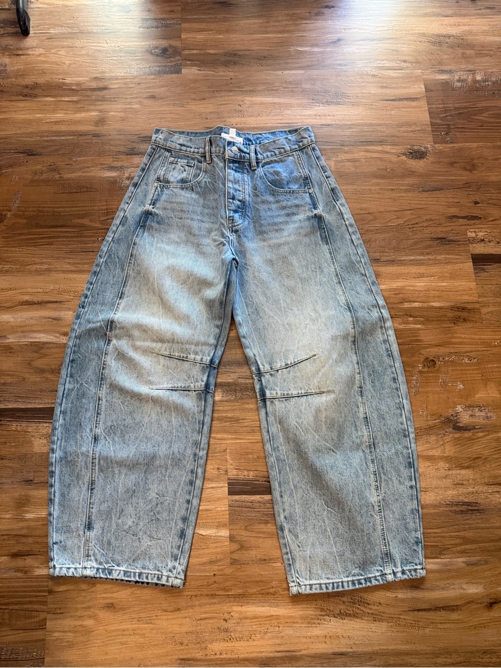 EE:Some barrel Jeans - Relaxed Fit